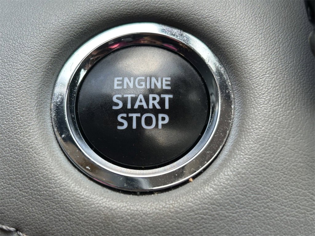 Certified 2023 Toyota Highlander XLE image 24