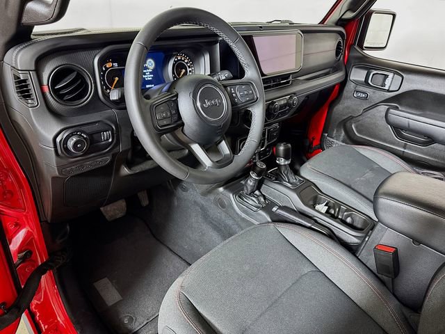 Used 2025 Jeep Wrangler Unlimited Rubicon AWD/4WD image 7