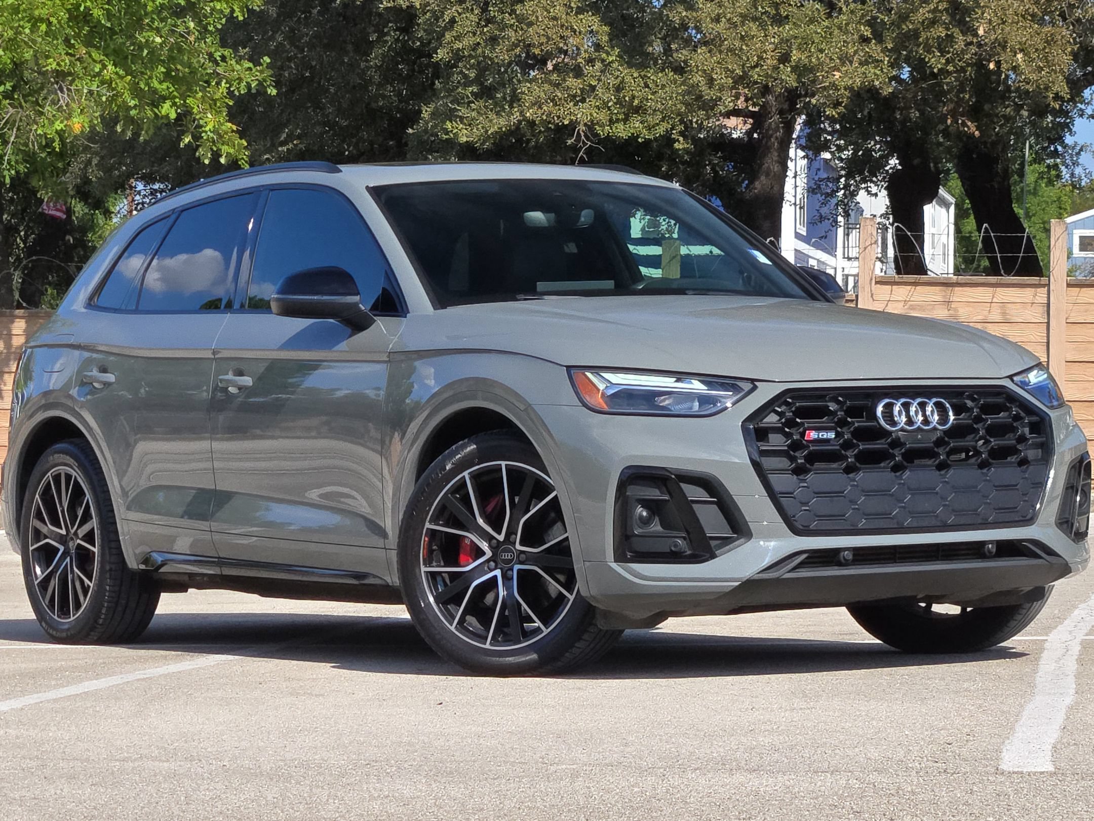 Used 2021 Audi SQ5 Premium Plus w/ Premium Plus Package AWD/4WD image 1