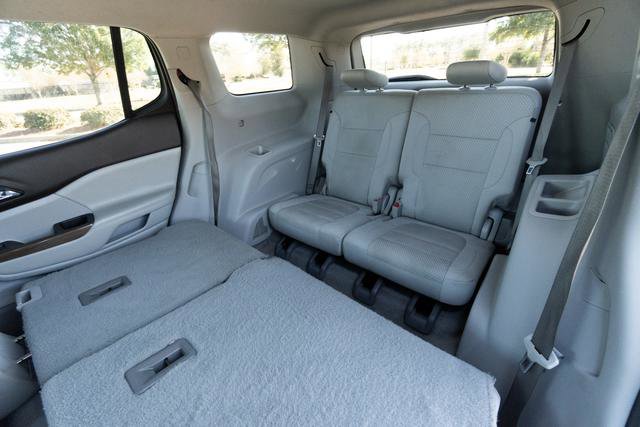 Used 2021 GMC Acadia SLE w/ Driver Convenience Package image 30