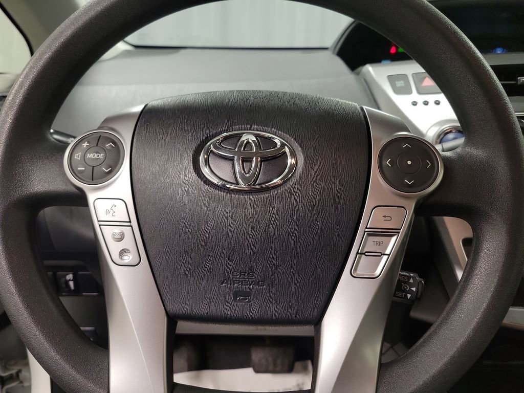 Used 2016 Toyota Prius V Three image 19