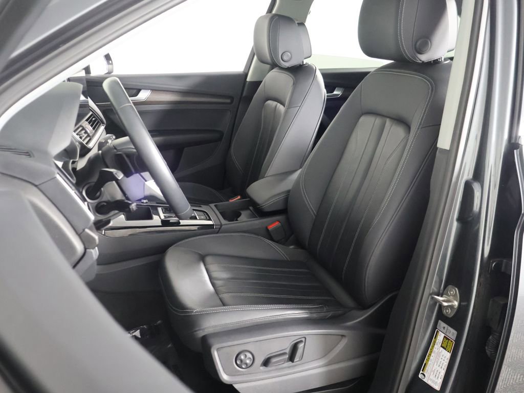 Used 2023 Audi Q5 2.0T Premium w/ Convenience Package image 31