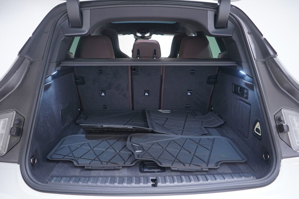 Used 2023 BMW iX xDrive50 image 21