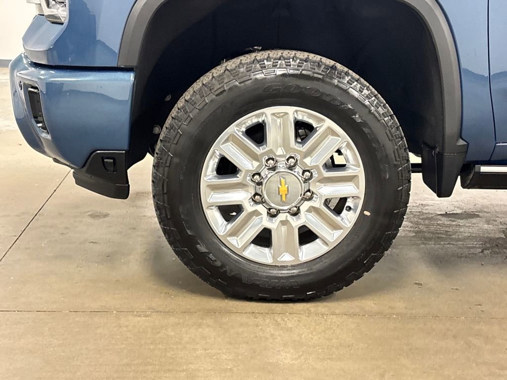 Used 2024 Chevrolet Silverado 2500 High Country w/ High Country Premium Package image 9