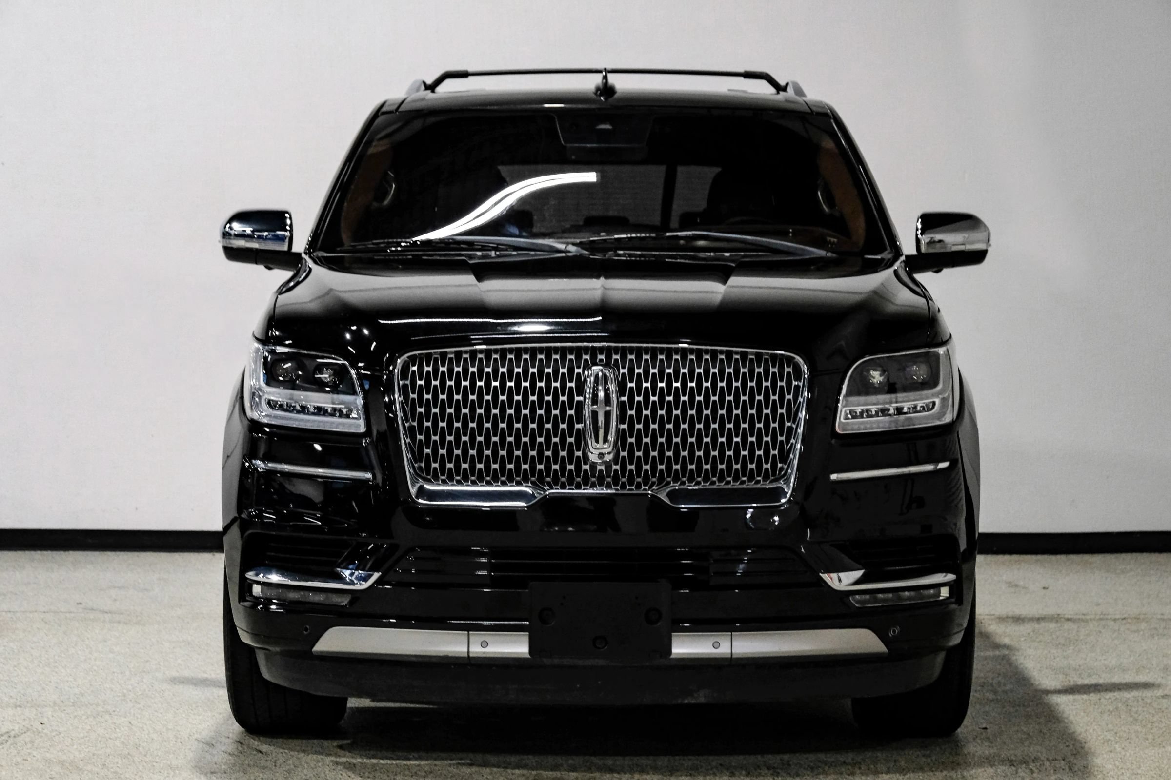 Used 2018 Lincoln Navigator Black Label w/ Cargo Package AWD/4WD image 3