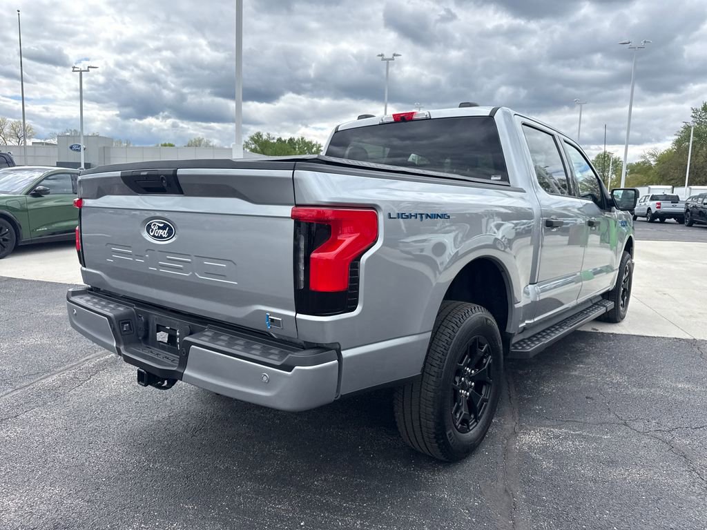 Used 2025 Ford F150 Lightning XLT AWD/4WD image 7