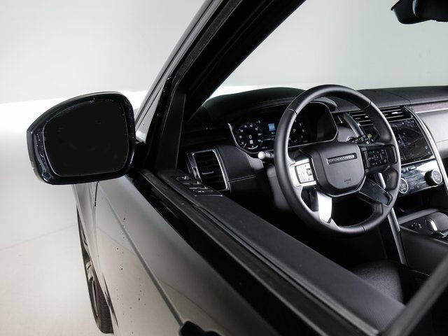 Certified 2025 Land Rover Discovery Dynamic SE AWD/4WD image 25