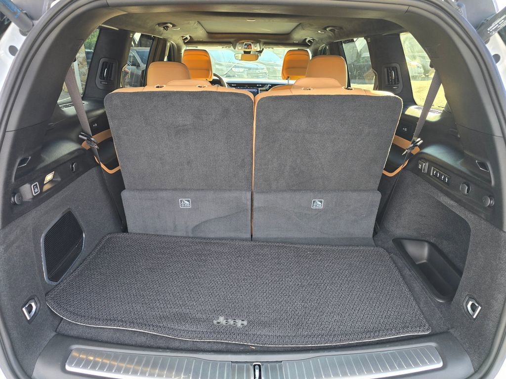 Used 2025 Jeep Grand Cherokee L Summit image 13