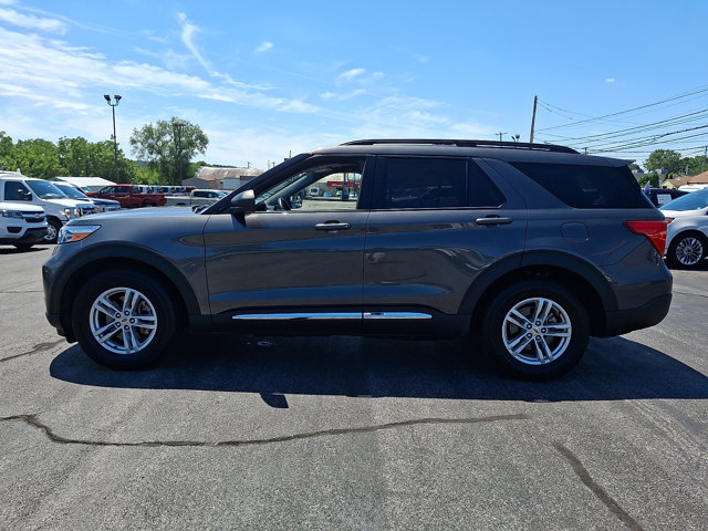 Certified 2020 Ford Explorer XLT w/ Equipment Group 202A AWD/4WD image 4