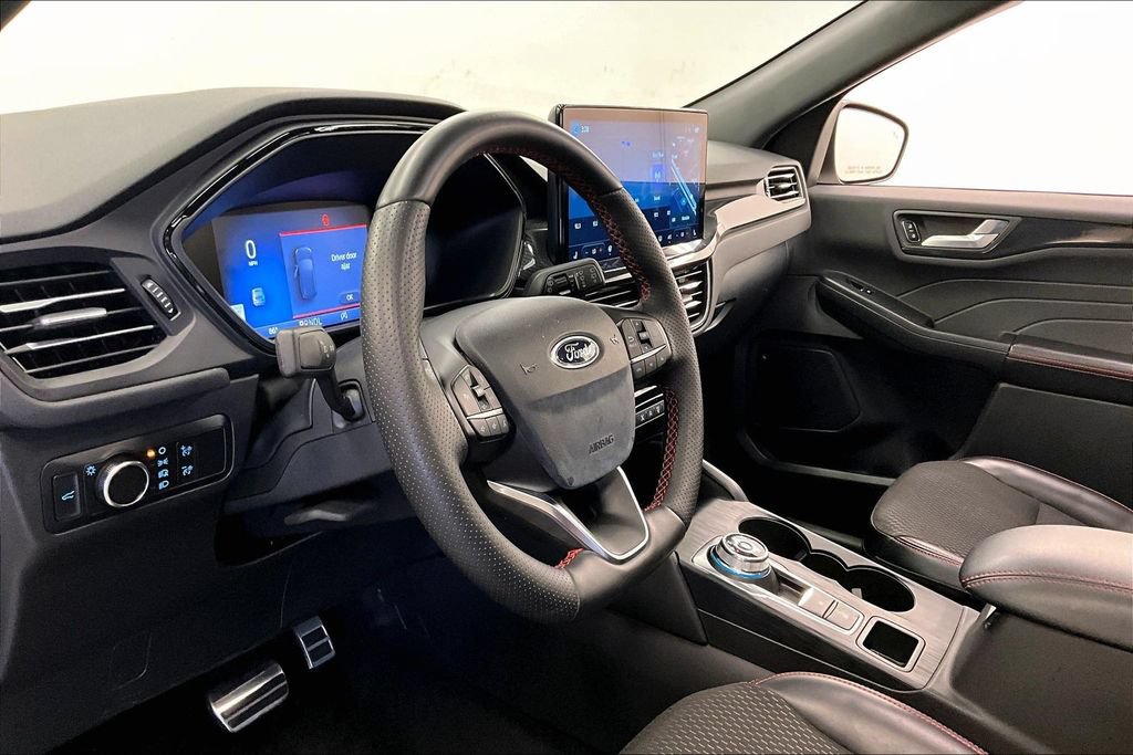 Used 2024 Ford Escape ST-Line w/ Tech Pack #1 FWD image 14