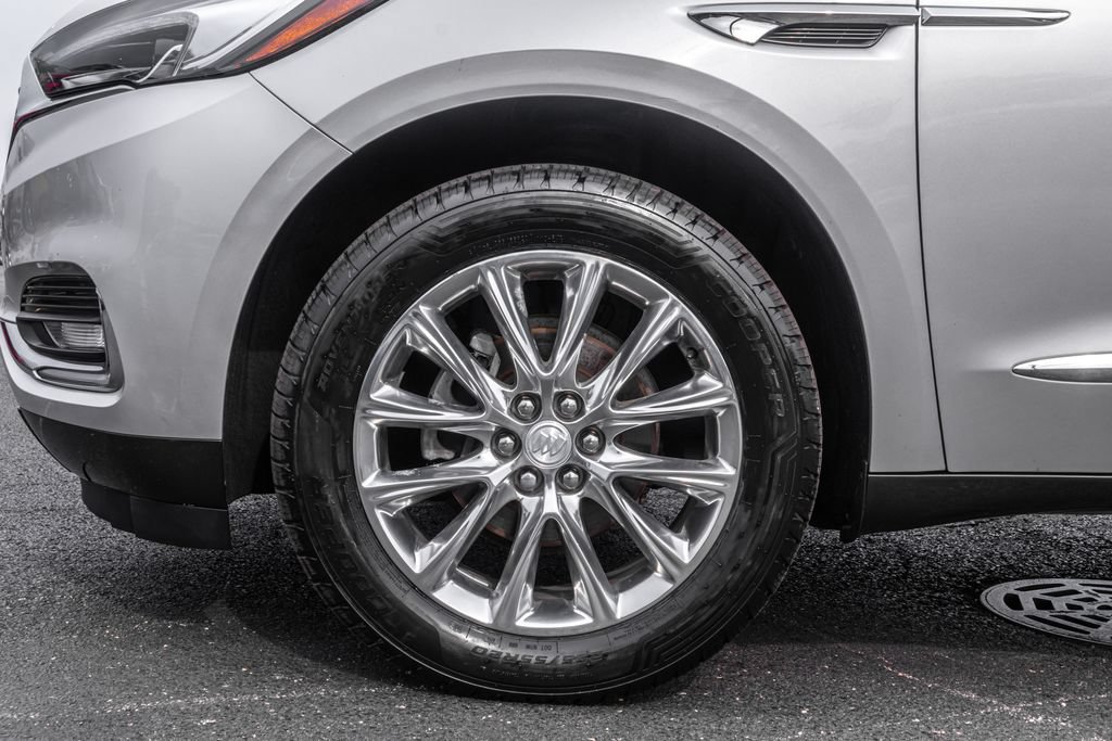 Used 2020 Buick Enclave Essence w/ Sound and Sites Package FWD image 37