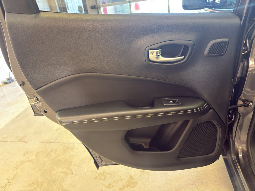 Used 2021 Jeep Compass Latitude w/ Sun and Sound Group AWD/4WD image 31