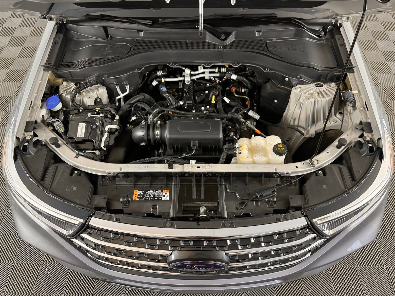 Used 2023 Ford Explorer XLT w/ Equipment Group 202A image 24