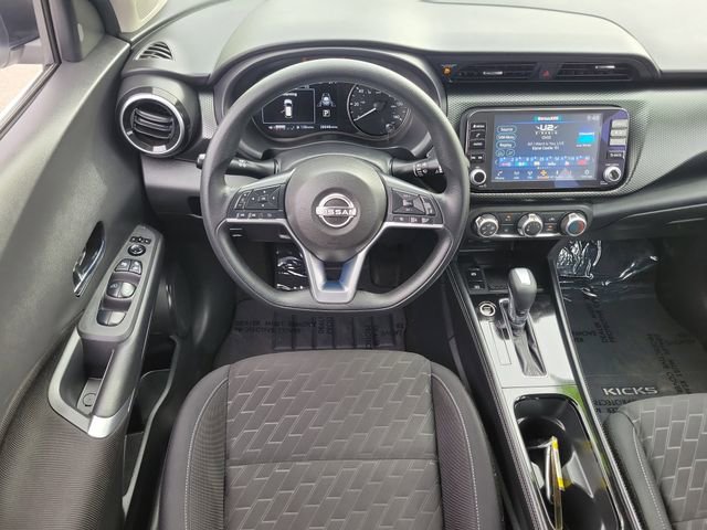 Used 2023 Nissan Kicks SV image 7