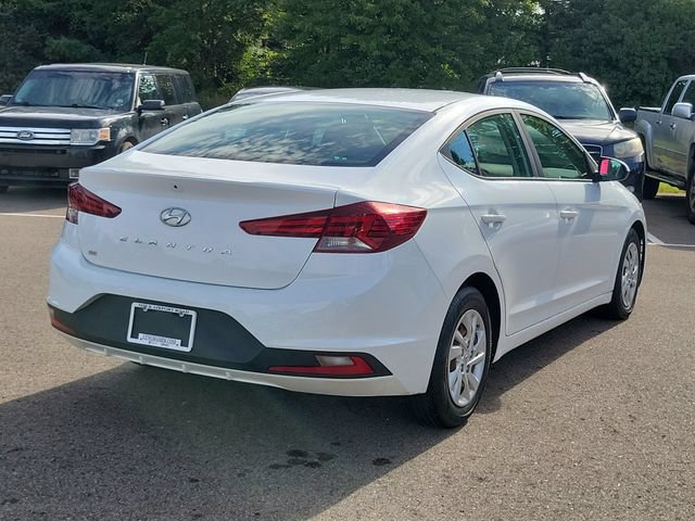 Used 2019 Hyundai Elantra SE w/ Cargo Package FWD image 4