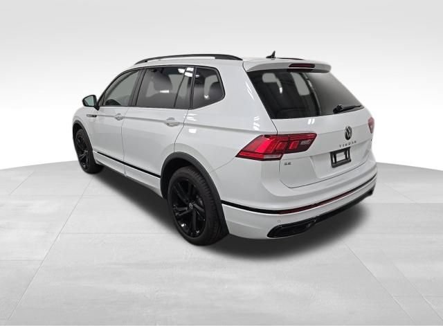 Used 2024 Volkswagen Tiguan SE R-Line AWD/4WD image 5
