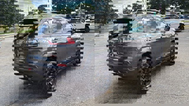 Used 2020 Jeep Cherokee Trailhawk w/ Cold Weather Group image 3