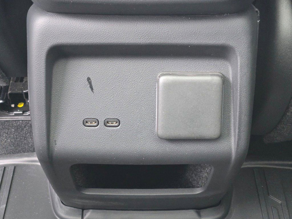 Used 2025 Cadillac Optiq Luxury 1 w/ LPO, Floor Liner Package AWD/4WD image 18