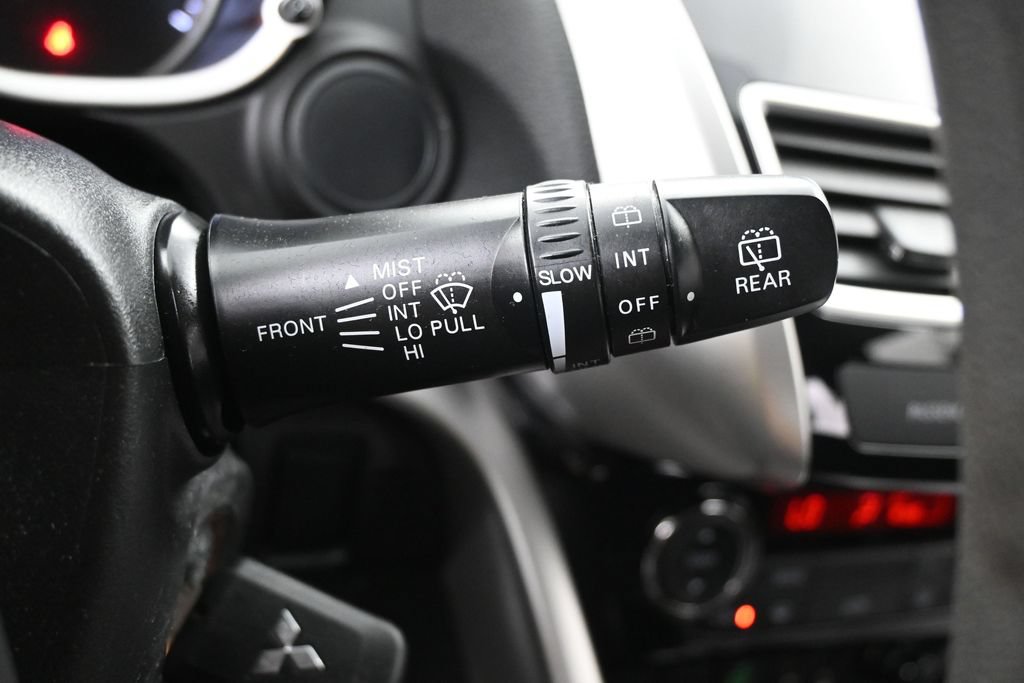 Used 2020 Mitsubishi Eclipse Cross LE AWD/4WD image 42
