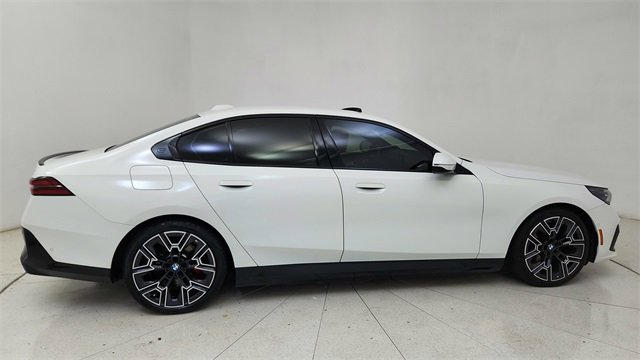 Used 2025 BMW i5 eDrive40i w/ M Sport Package image 6