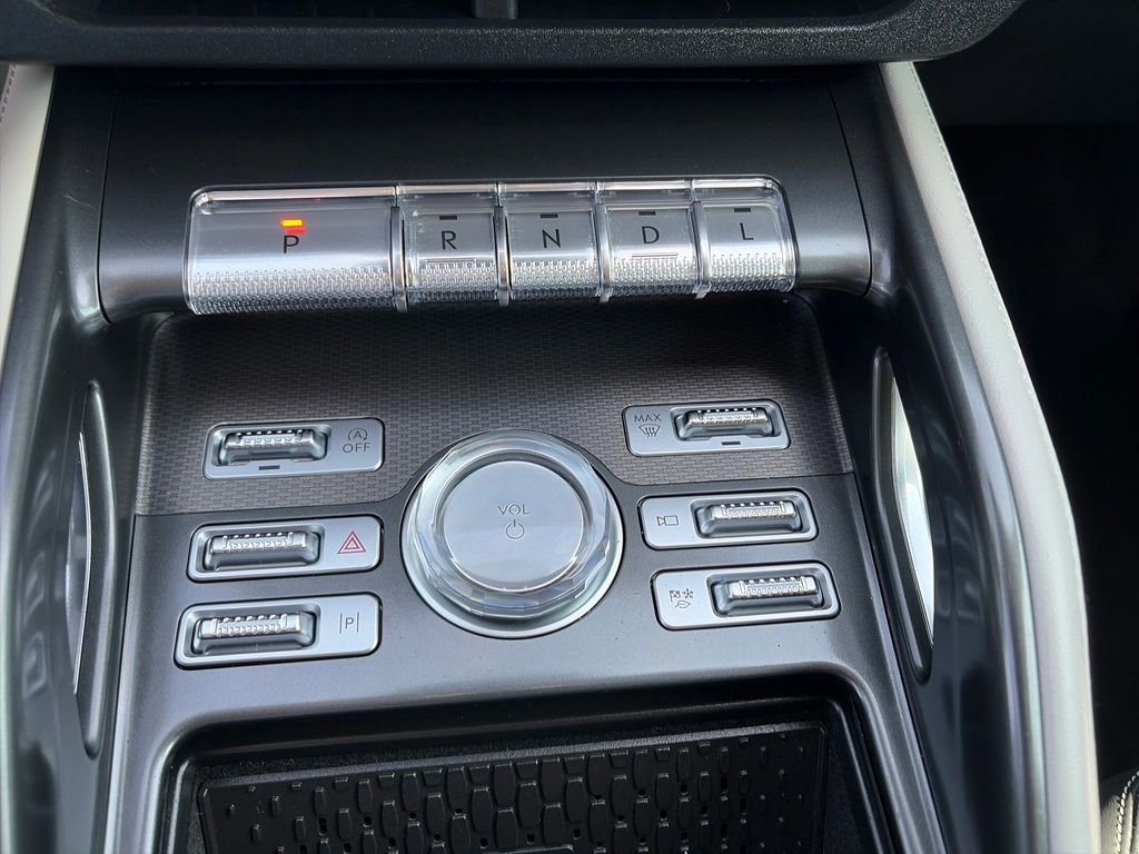 Used 2025 Lincoln Nautilus Premier AWD/4WD image 23