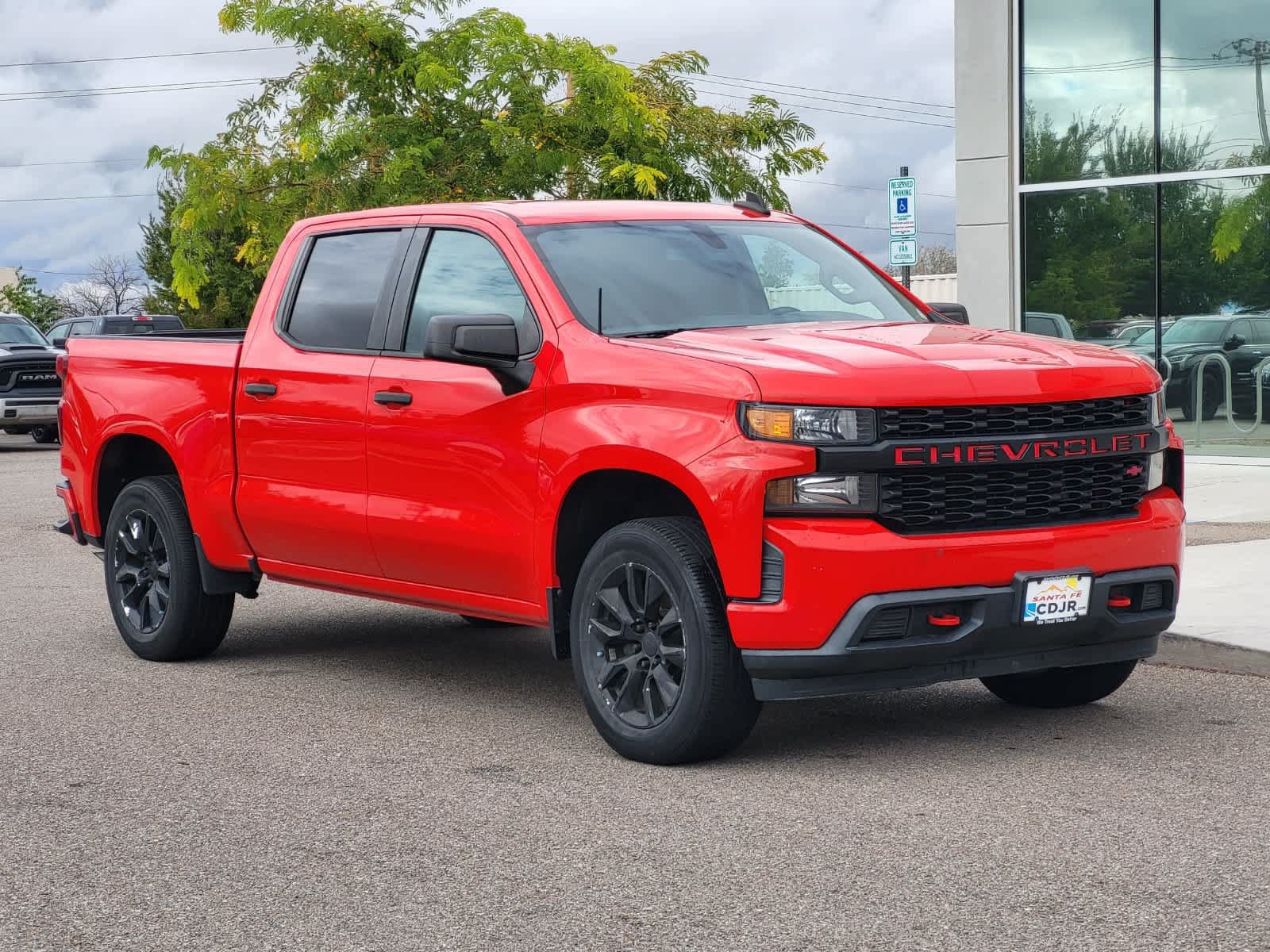 Used 2019 Chevrolet Silverado 1500 Custom w/ Infotainment Package RWD image 3