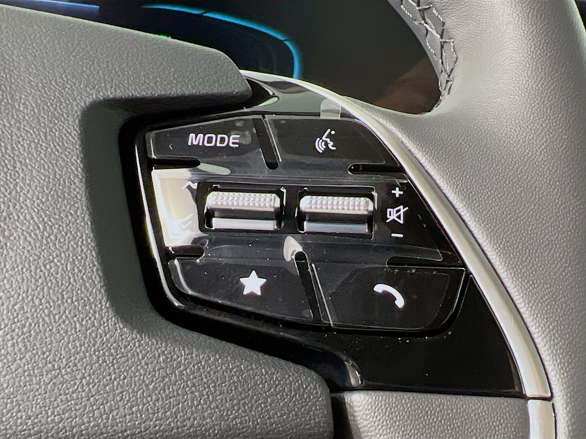 New 2025 Kia Niro EX image 16