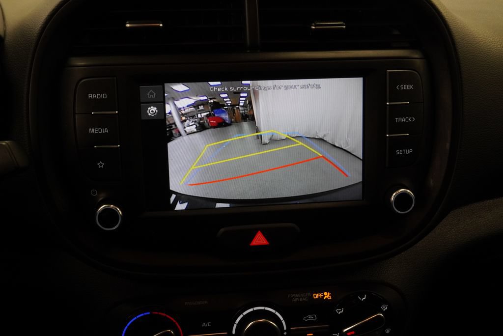 Used 2025 Kia Soul LX w/ LX Technology Package FWD image 18