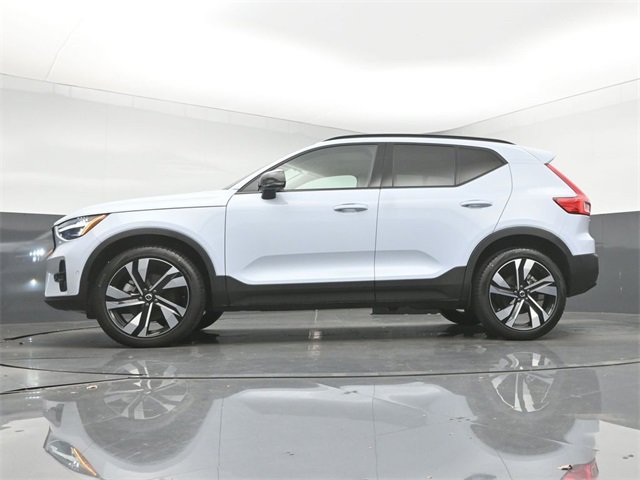 Used 2024 Volvo XC40 B5 Ultimate w/ Protection Package Premier image 43
