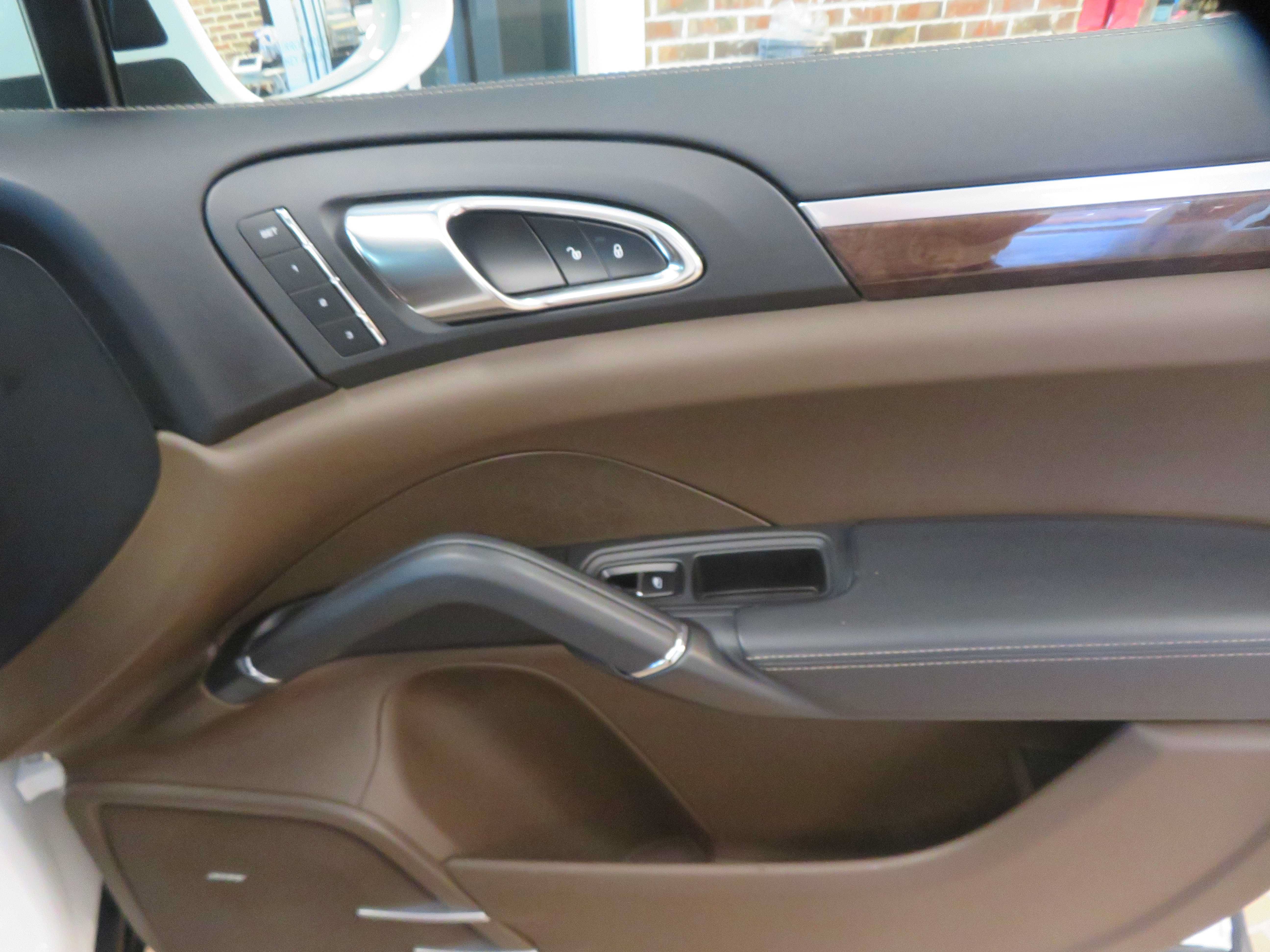 Used 2015 Porsche Cayenne S AWD/4WD image 25