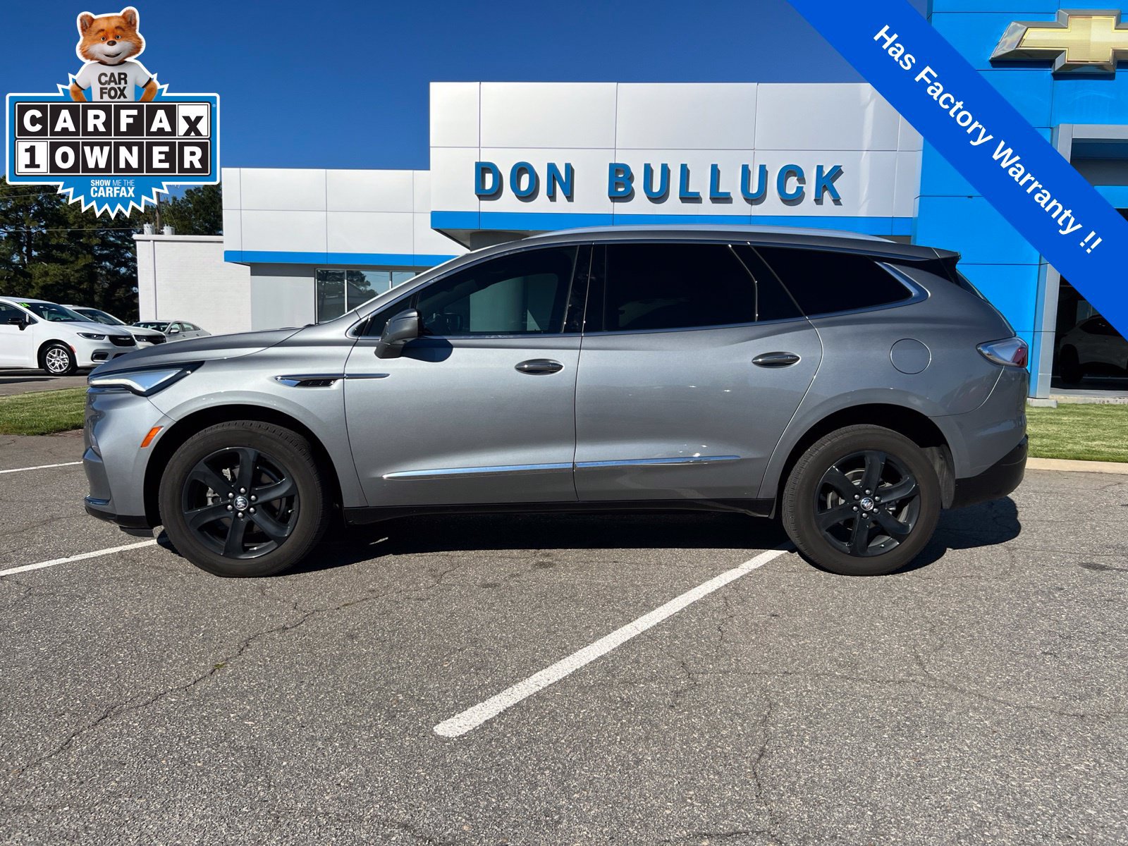Used 2024 Buick Enclave Essence w/ Sport Touring Edition FWD image 2