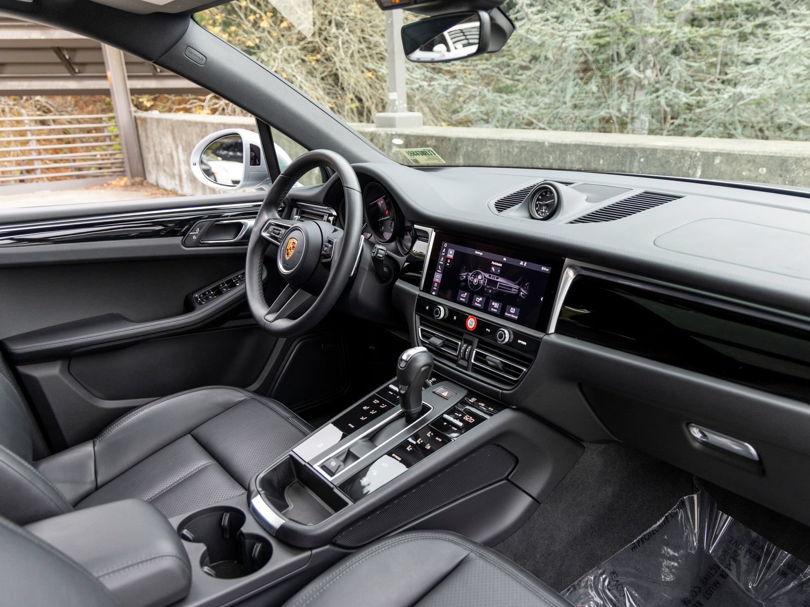 Certified 2026 Porsche Macan AWD/4WD image 60