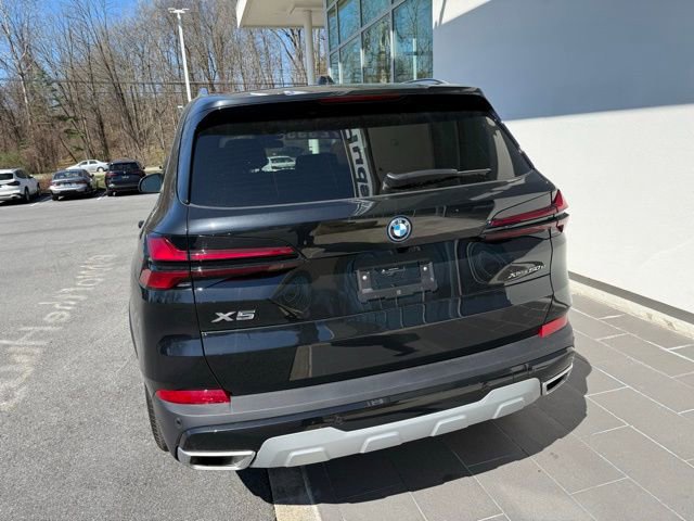 Used 2026 BMW X5 xDrive50e image 7