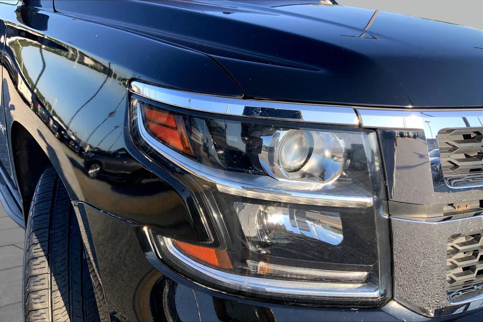 Used 2019 Chevrolet Suburban LT AWD/4WD image 26