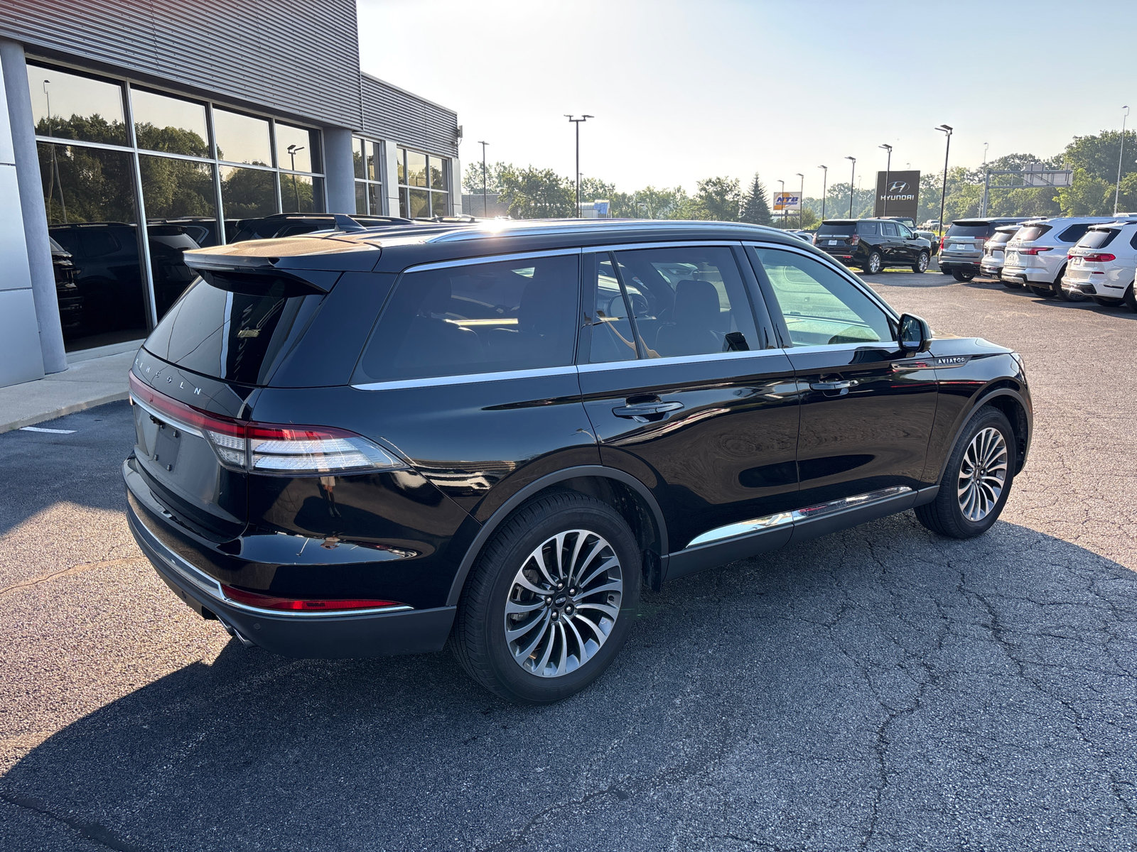 Used 2020 Lincoln Aviator Reserve w/ Elements Package Plus AWD/4WD image 7
