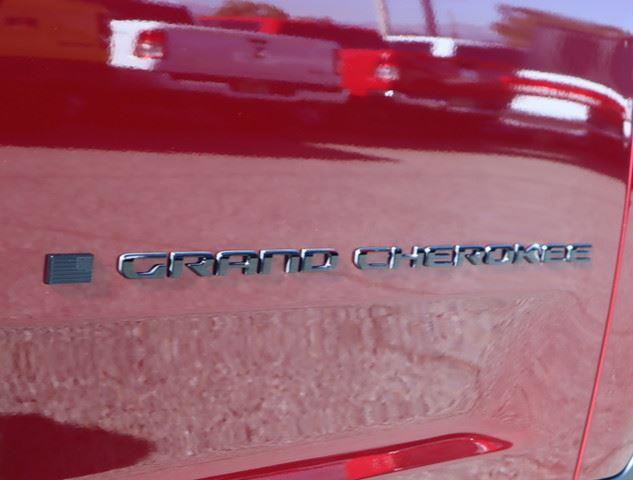 New 2024 Jeep Grand Cherokee L Laredo image 10