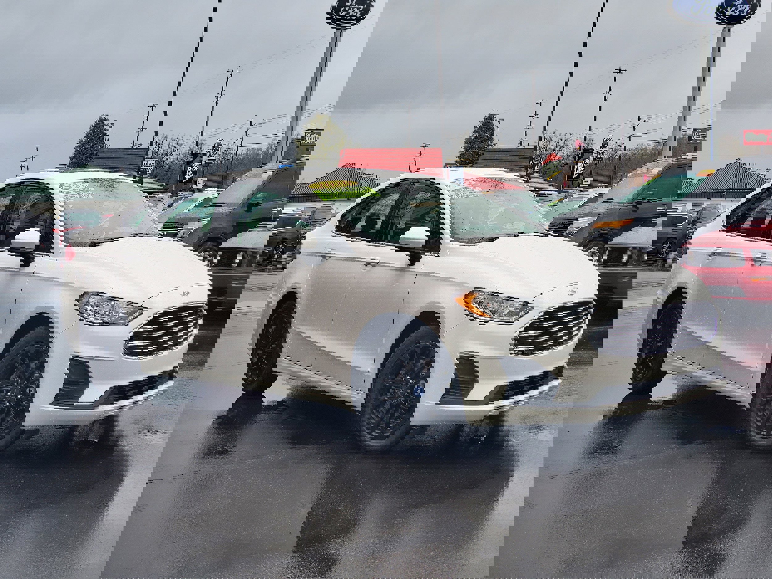 Used 2020 Ford Fusion SE image 1