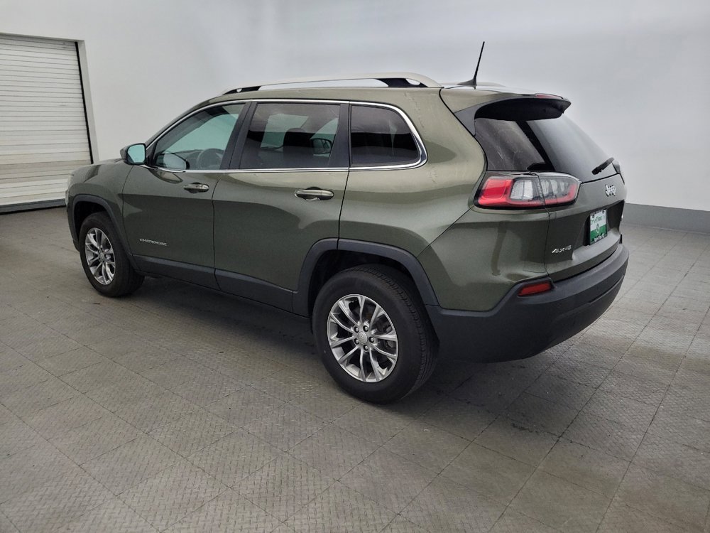 Used 2019 Jeep Cherokee Latitude Plus w/ Cold Weather Group AWD/4WD image 3