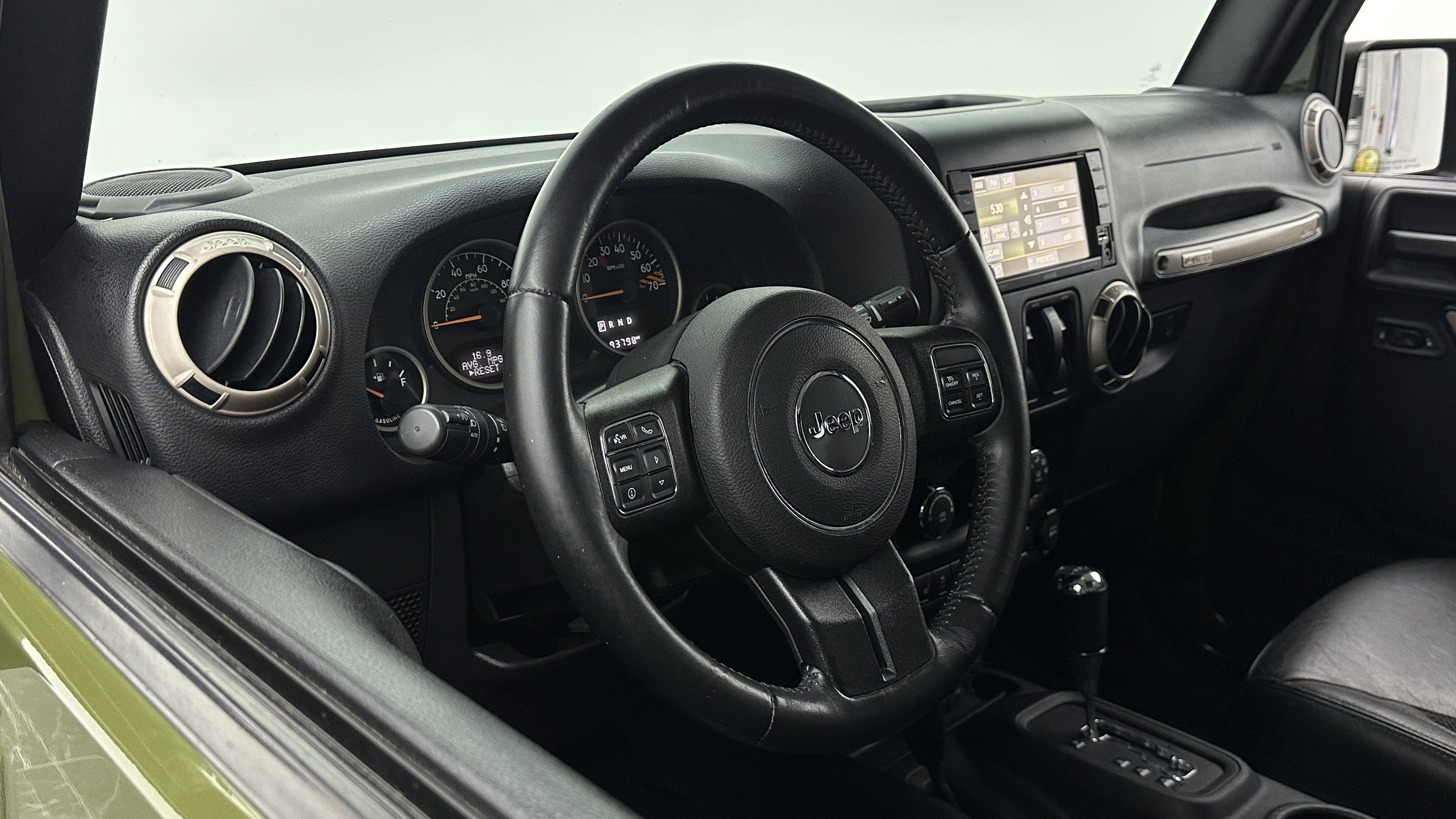 Used 2016 Jeep Wrangler Sahara AWD/4WD image 8