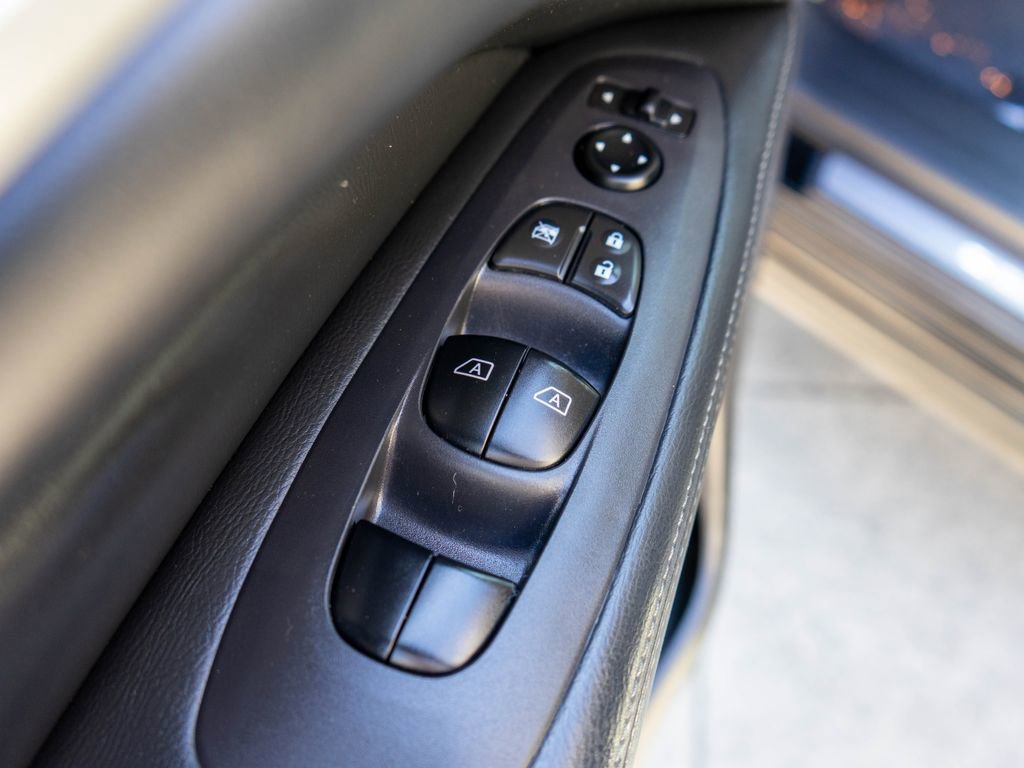 Used 2017 Nissan Pathfinder SL AWD/4WD image 19