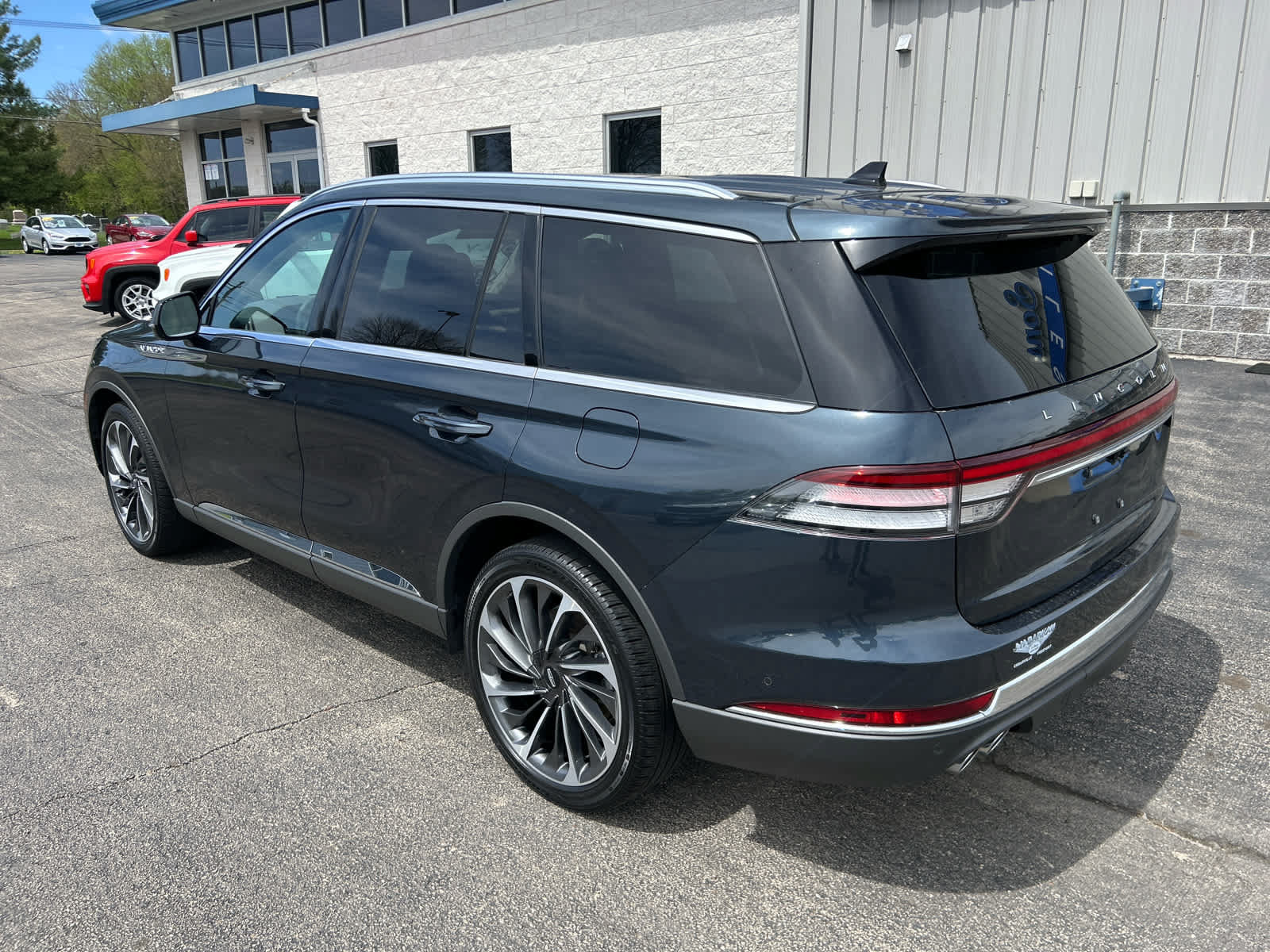 Used 2022 Lincoln Aviator Reserve w/ Equipment Group 201A AWD/4WD image 7