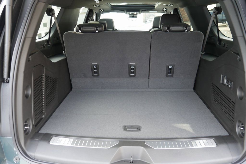 New 2026 Chevrolet Suburban RST w/ Advanced Technology Package image 28