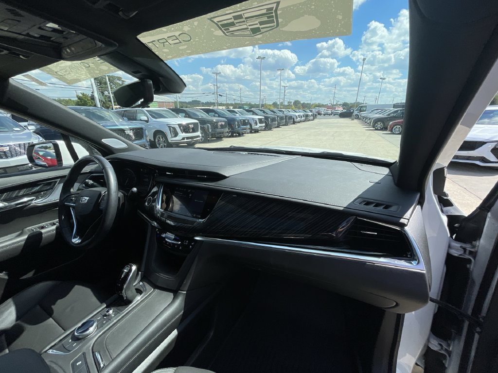 Used 2025 Cadillac XT6 Premium Luxury w/ Technology Package FWD image 29