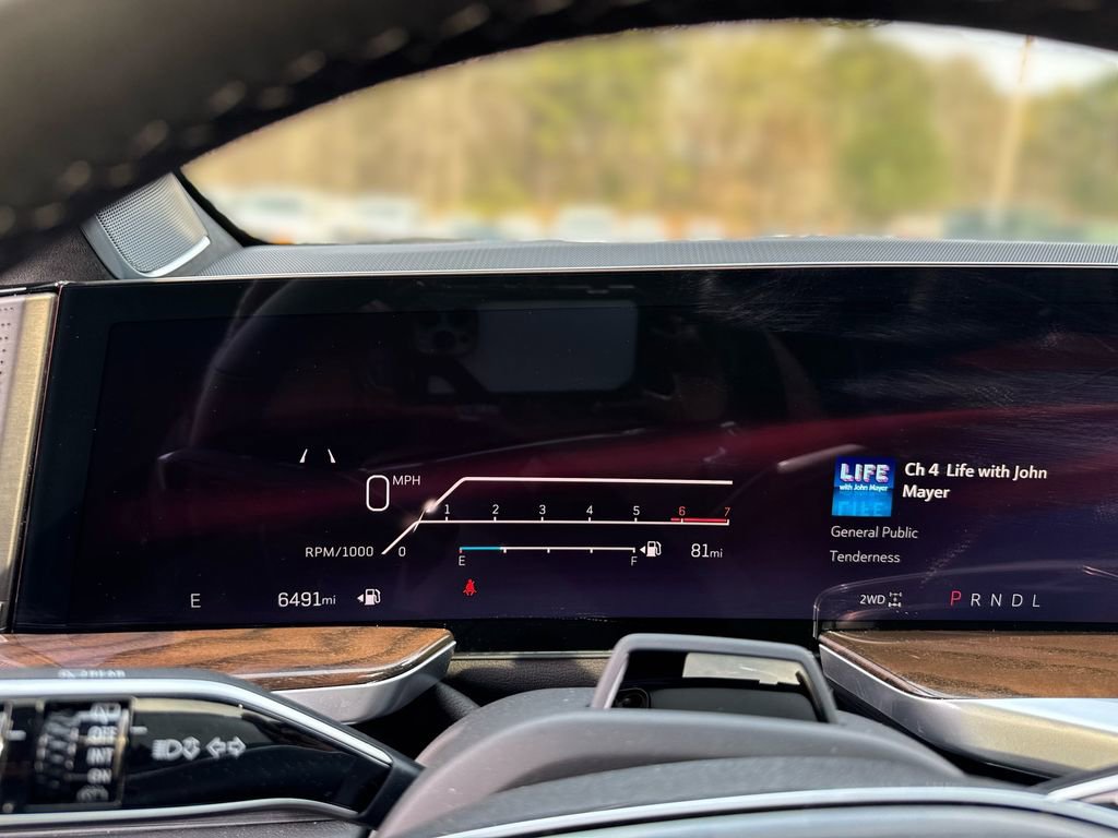 Used 2025 Cadillac Escalade Premium Luxury Platinum image 21