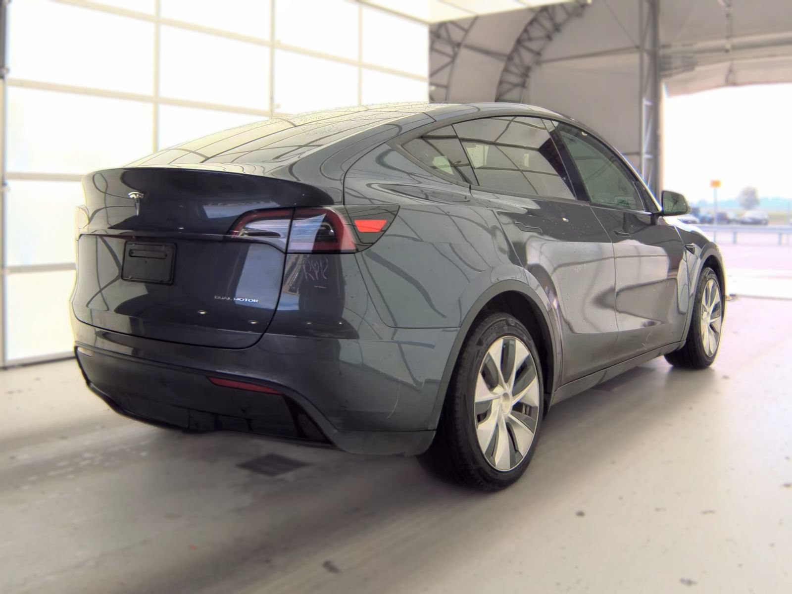 Used 2023 Tesla Model Y Long Range AWD/4WD image 5