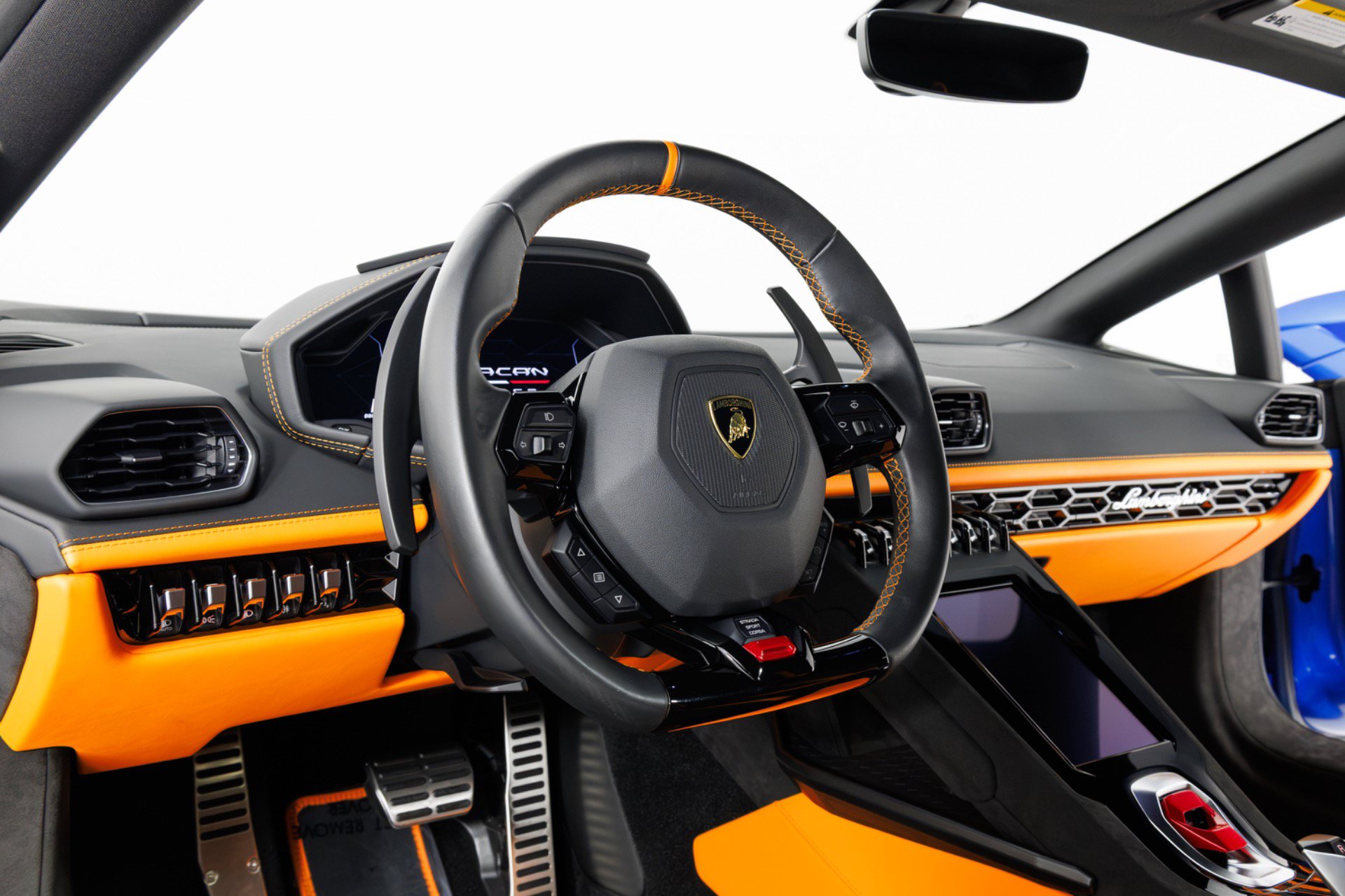 Used 2023 Lamborghini Huracan Tecnica RWD image 18