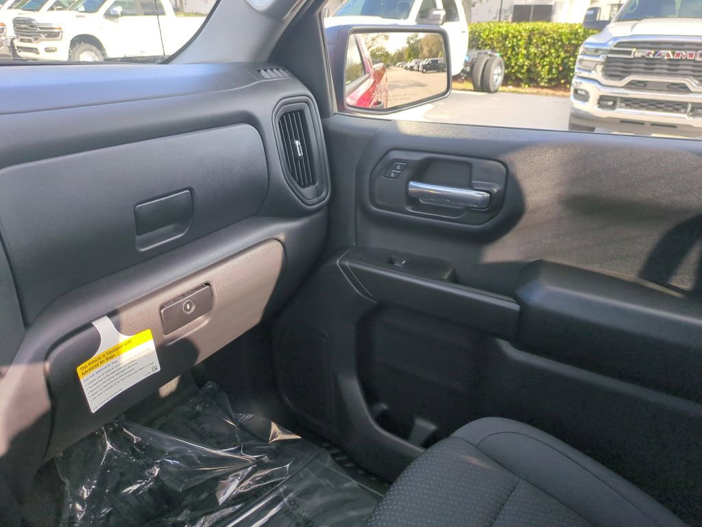 Used 2025 GMC Sierra 1500 Pro w/ Convenience Package image 17