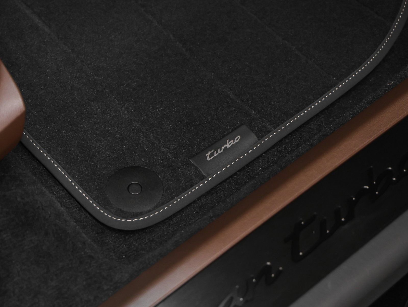 New 2025 Porsche Macan Turbo Electric image 23