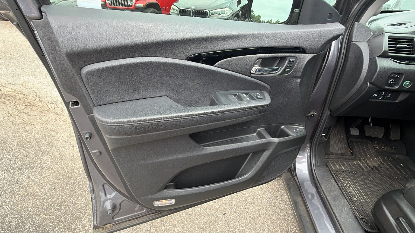 Used 2021 Honda Pilot Touring image 14