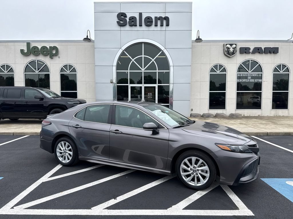 Used 2024 Toyota Camry SE